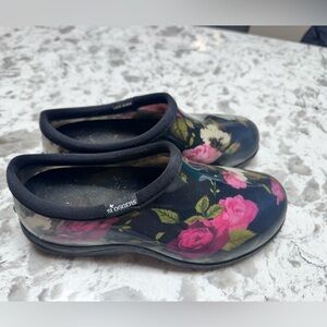 Sloggers Printed Base Waterproof Gardening Shoes Big Floral